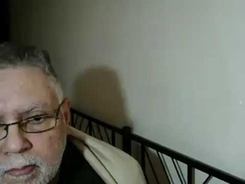 Snapshot of 100Tauros chatting on November 14, 2025, 2:32 pm 100Tauros online show from November 14, 2025, 2:32 pm