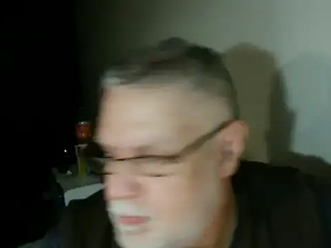 Snapshot of 100Tauros chatting on October 26, 2025, 10:10 pm 100Tauros online show from October 26, 2025, 10:10 pm