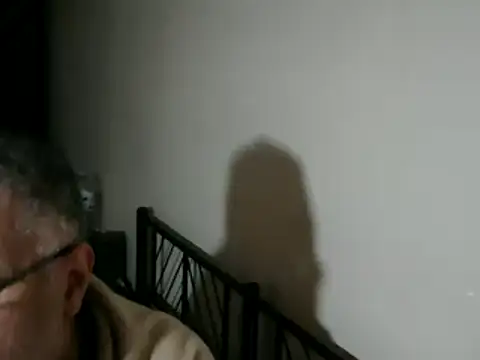 Snapshot of 100Tauros chatting on November 30, 2025, 3:35 pm 100Tauros online show from November 30, 2025, 3:35 pm