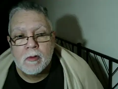 Snapshot of 100Tauros chatting on November 12, 2025, 8:29 am 100Tauros online show from November 12, 2025, 8:29 am