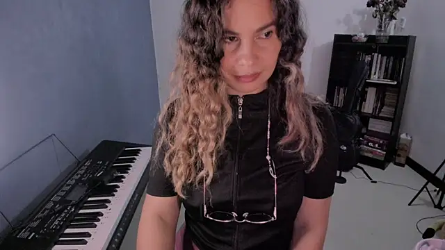 Snapshot of gigi_stephans chatting on July 14, 2026, 1:49 am gigi stephans online show from July 14, 2026, 1:49 am