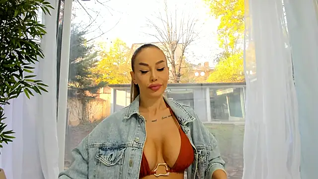 Alessa Burns online show from December 2, 2025, 7:43 am