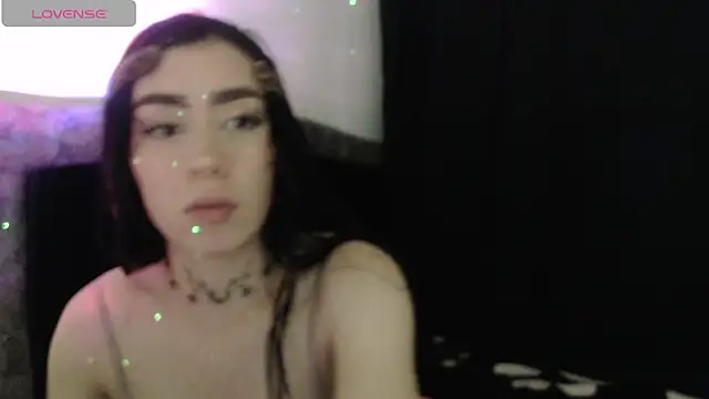 Julieta De Los Angeles online show from April 17, 2026, 12:35 am