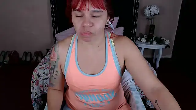 Snapshot of VioletaaaSlave chatting on June 1, 2026, 11:32 am VioletaaaSlave online show from June 1, 2026, 11:32 am