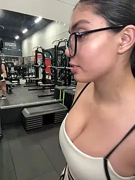 Snapshot of zui_lu chatting on March 9, 2025, 4:05 am zui lu online show from March 9, 2025, 4:05 am