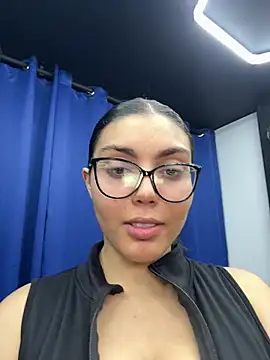 Snapshot of zui_lu chatting on March 18, 2025, 4:40 am zui lu online show from March 18, 2025, 4:40 am