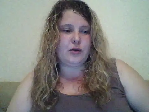 ParisMimi online show from May 27, 2026, 8:38 pm