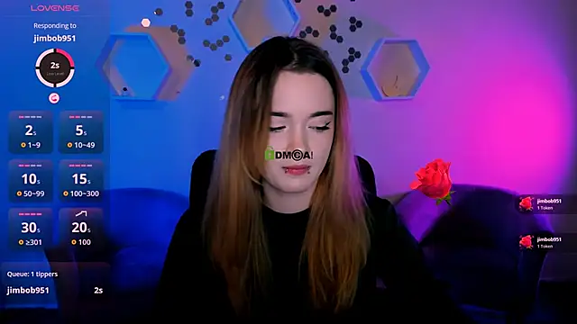 liana kisses online show from November 28, 2025, 8:09 pm