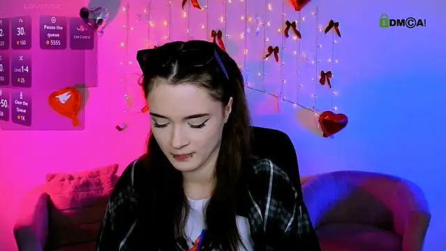 liana kisses online show from March 24, 2026, 7:58 pm