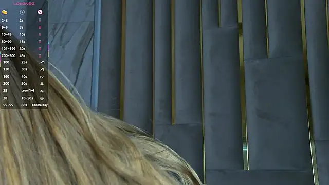 Snapshot of LeslieMines chatting on December 1, 2025, 5:52 am LeslieMines online show from December 1, 2025, 5:52 am