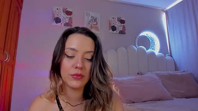 Snapshot of martinaaricci chatting on November 17, 2025, 2:32 pm martinaaricci online show from November 17, 2025, 2:32 pm