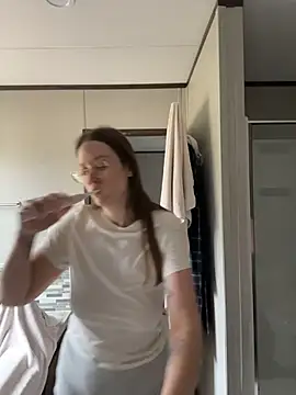 Snapshot of Sweetdee222x chatting on November 29, 2025, 3:45 pm Sweetdee222x online show from November 29, 2025, 3:45 pm