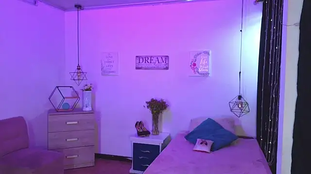 Violeta dss online show from December 3, 2025, 1:43 pm