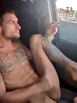 Snapshot of klownman1 chatting on December 11, 2024, 12:44 am klownman1 online show from December 11, 2024, 12:44 am