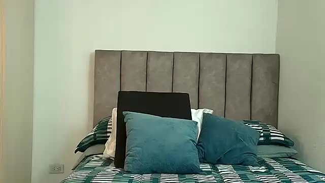 Snapshot of karina_lewis_ chatting on February 28, 2026, 4:23 am karina lewis online show from February 28, 2026, 4:23 am