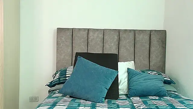 Snapshot of karina_lewis_ chatting on February 25, 2026, 4:23 am karina lewis online show from February 25, 2026, 4:23 am