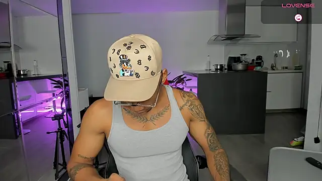 Snapshot of TROYWESLY- chatting on February 11, 2026, 10:20 pm TROYWESLY- online show from February 11, 2026, 10:20 pm