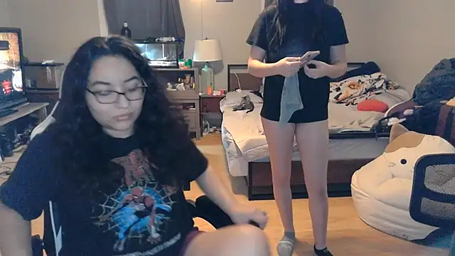 Elliewgfs online show from March 8, 2025, 11:28 pm