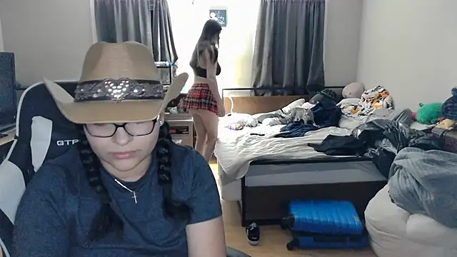 Elliewgfs online show from March 10, 2025, 1:45 am