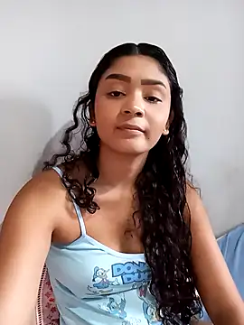 Snapshot of heleny901 chatting on December 15, 2025, 8:03 pm heleny901 online show from December 15, 2025, 8:03 pm