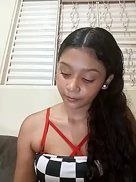 Snapshot of heleny901 chatting on January 23, 2025, 10:01 pm heleny901 online show from January 23, 2025, 10:01 pm