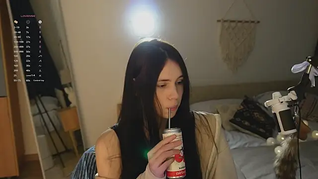 jennetdoll online show from February 6, 2026, 6:59 pm