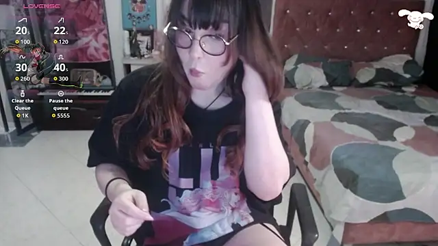 Avril2001 online show from September 25, 2025, 1:22 am