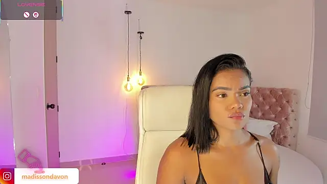 Snapshot of madisson_davon chatting on October 4, 2025, 9:49 pm madisson davon online show from October 4, 2025, 9:49 pm