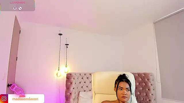 Snapshot of madisson_davon chatting on September 10, 2025, 9:25 pm madisson davon online show from September 10, 2025, 9:25 pm
