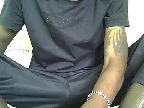 Snapshot of Delicious-D chatting on May 16, 2026, 6:56 am Delicious-D online show from May 16, 2026, 6:56 am