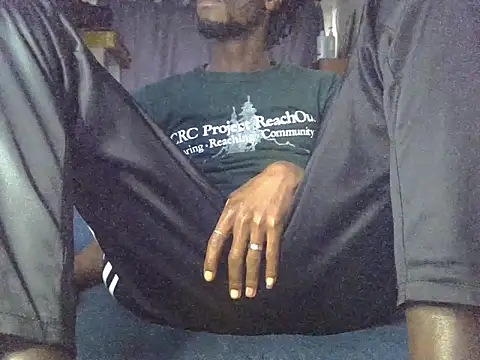 Delicious-D online show from November 14, 2025, 5:33 am