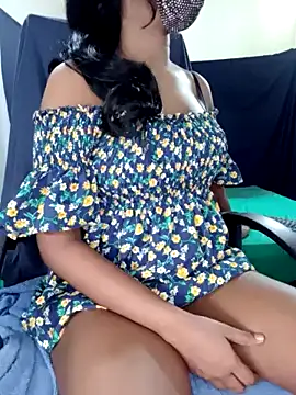 Snapshot of Midnight_Blossom chatting on February 26, 2025, 8:47 pm Midnight Blossom online show from February 26, 2025, 8:47 pm