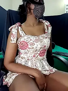 Snapshot of Midnight_Blossom chatting on February 12, 2025, 8:50 pm Midnight Blossom online show from February 12, 2025, 8:50 pm