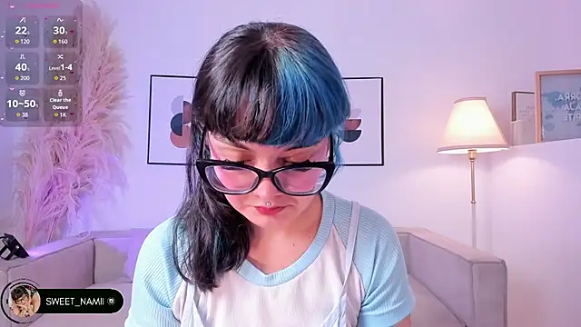 Snapshot of Sweet_Namii chatting on December 17, 2025, 5:40 pm Sweet Namii online show from December 17, 2025, 5:40 pm