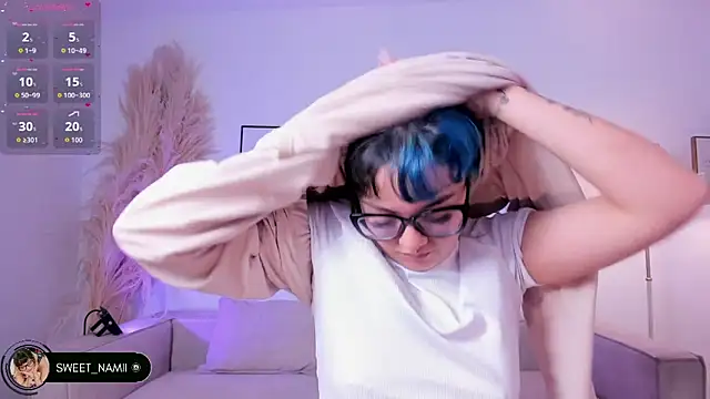 Snapshot of Sweet_Namii chatting on December 16, 2025, 7:40 pm Sweet Namii online show from December 16, 2025, 7:40 pm