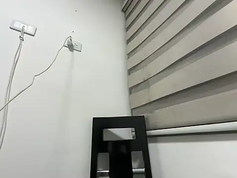 DollMagguie online show from December 14, 2025, 11:32 pm