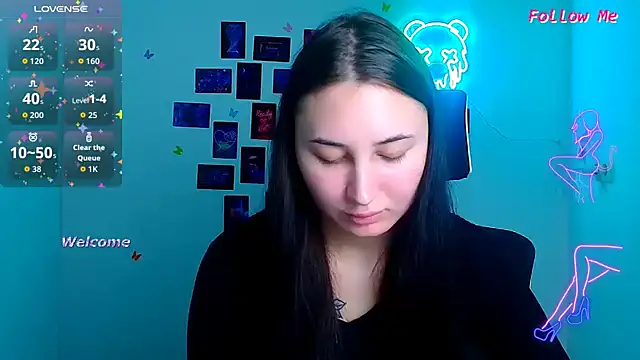 Jennifer Blum online show from November 26, 2025, 12:05 pm