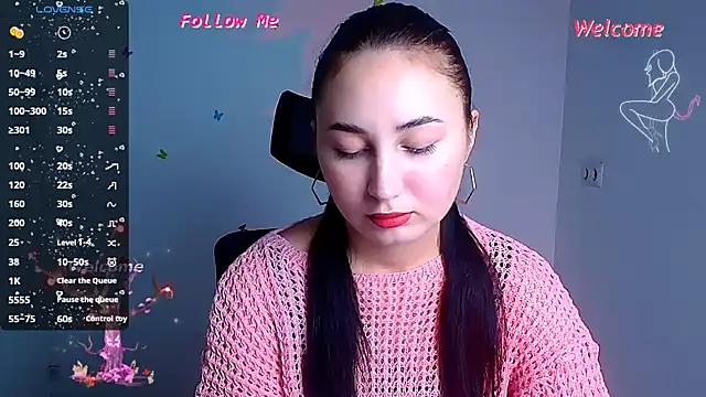 Jennifer Blum online show from November 11, 2025, 12:11 pm