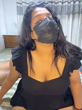 NOORA-GIRL online show from March 17, 2026, 2:36 am