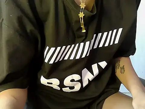 Snapshot of Destiny_Desire chatting on November 27, 2025, 12:05 pm Destiny Desire online show from November 27, 2025, 12:05 pm