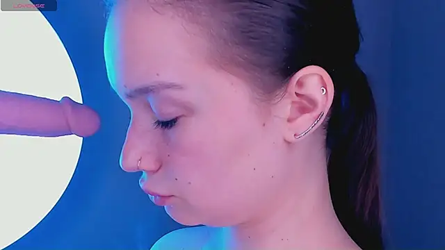 bitchpeace  online show from April 18, 2026, 4:42 pm