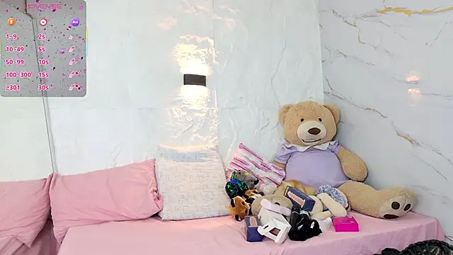 Snapshot of zorravioletta1 chatting on December 16, 2025, 11:36 am zorravioletta1 online show from December 16, 2025, 11:36 am