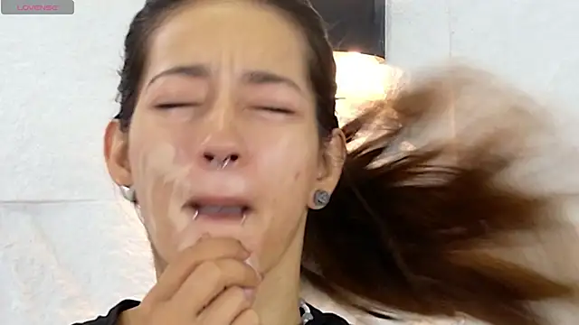 Snapshot of zorravioletta1 chatting on October 23, 2025, 12:15 pm zorravioletta1 online show from October 23, 2025, 12:15 pm