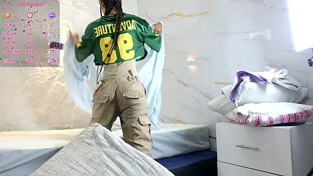 zorravioletta1 online show from December 18, 2025, 12:09 pm