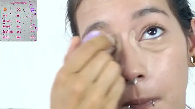 Snapshot of zorravioletta1 chatting on November 18, 2025, 6:22 pm zorravioletta1 online show from November 18, 2025, 6:22 pm