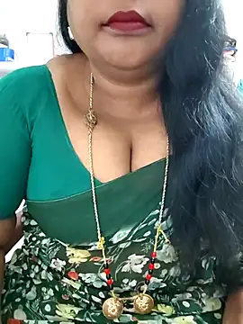 Snapshot of Swapna_143 chatting on February 26, 2026, 2:33 am Swapna 143 online show from February 26, 2026, 2:33 am