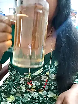 Snapshot of Swapna_143 chatting on February 4, 2026, 2:50 am Swapna 143 online show from February 4, 2026, 2:50 am