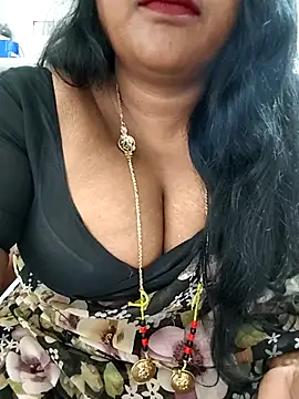 Snapshot of Swapna_143 chatting on February 28, 2026, 4:56 am Swapna 143 online show from February 28, 2026, 4:56 am