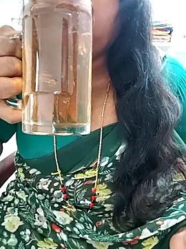 Snapshot of Swapna_143 chatting on February 5, 2026, 2:51 am Swapna 143 online show from February 5, 2026, 2:51 am