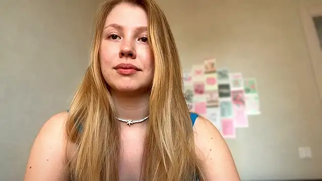 HoneyAudrey online show from May 28, 2026, 2:41 am